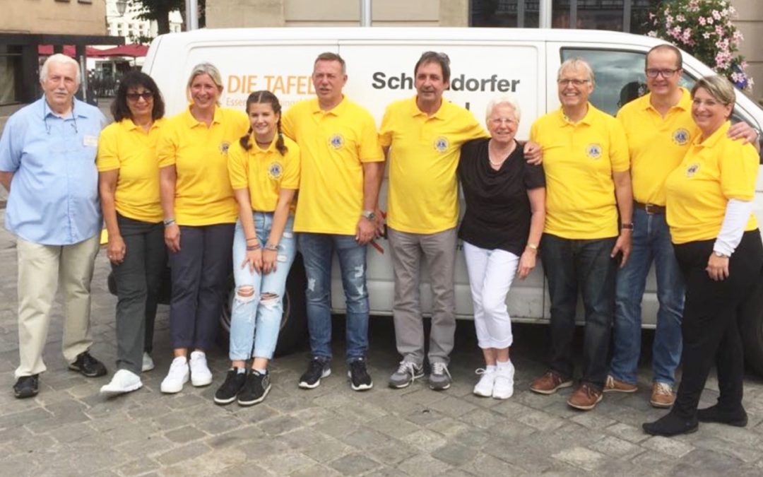500 Schnitzel bei der Langen Tafel
